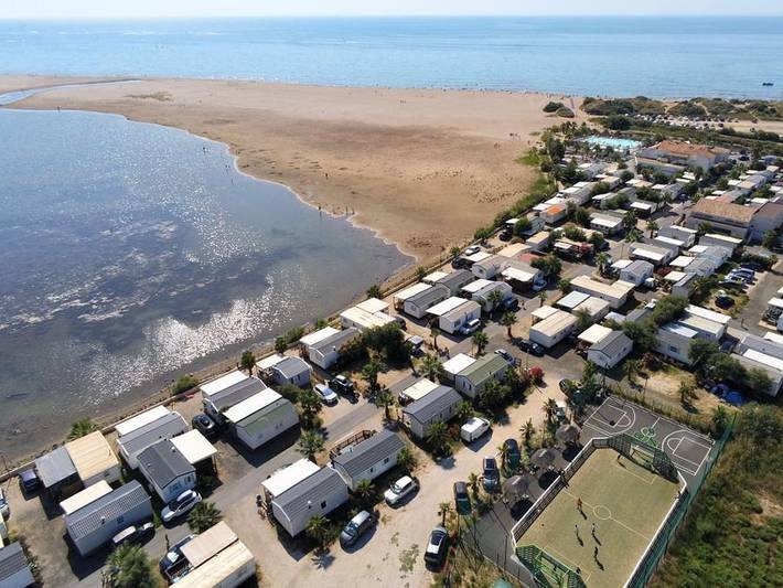 Camping pour 6 personnes, avec terrasse et bassin pour enfant à Sérignan - 4