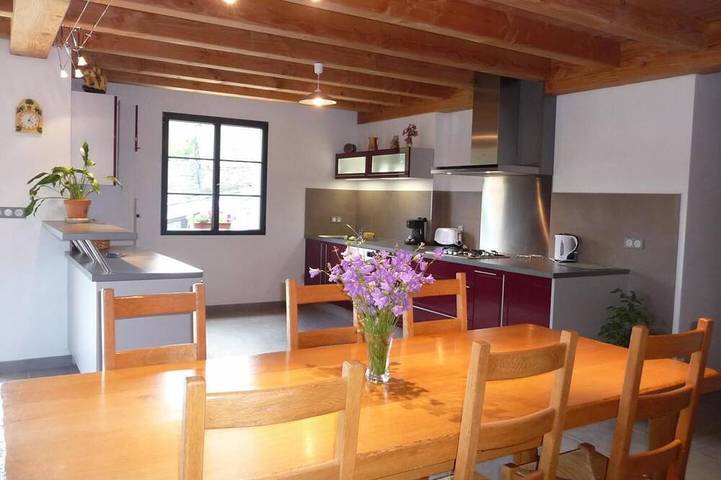 Gîte pour 4 personnes, avec balcon dans Saint-Julien-du-Tournel