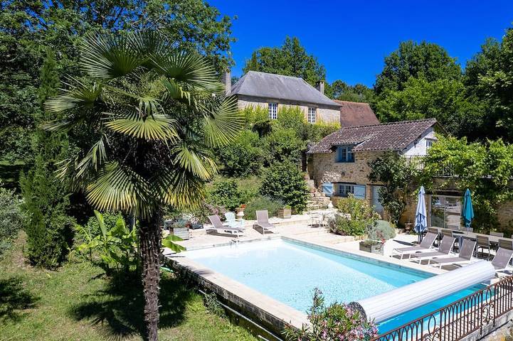 Location de vacances pour 12 personnes, avec jardin et terrasse à Auriac-du-Périgord