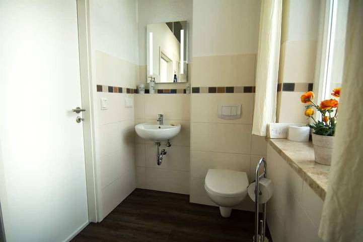 Ganze Wohnung, Im Zentrum von Quedlinburg, ruhig und mit Blick in den Garten und Parkplatz in Quedlinburg, Harzvorland