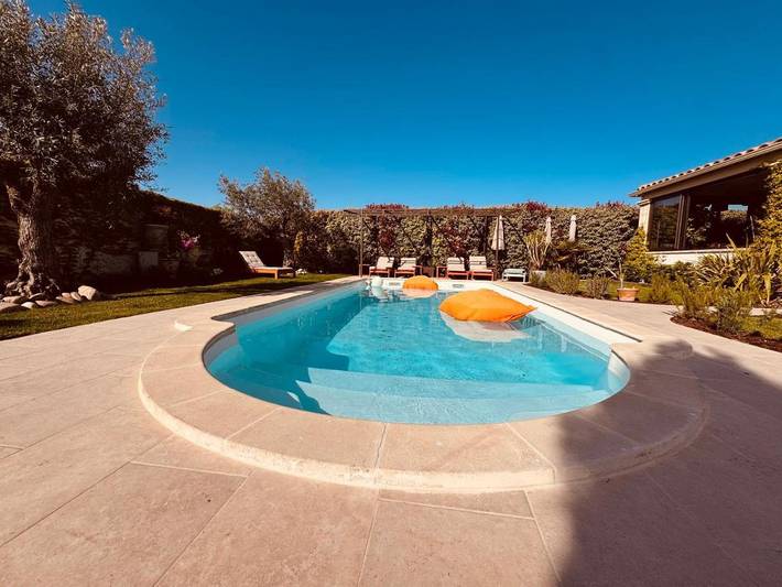 Chambre d’hôte pour 2 personnes, avec vue et piscine ainsi que terrasse et jardin à Plan-d'Orgon - 2