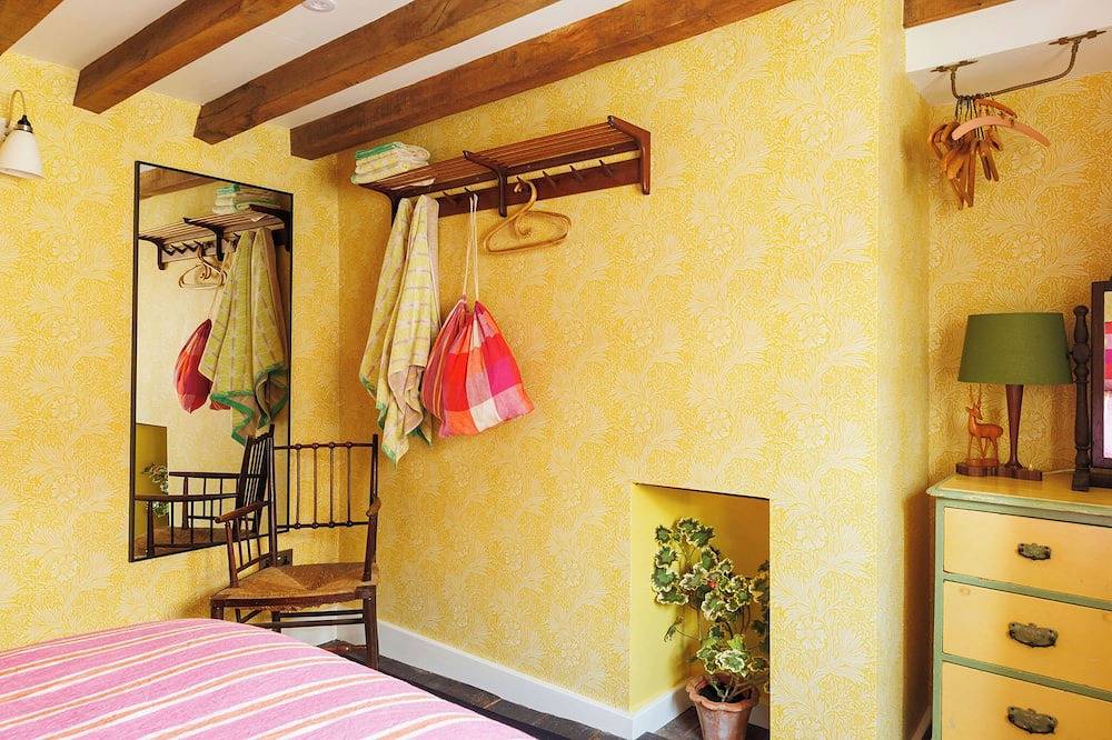 This townhouse is a 2 bedroom(s), 1.5 bathrooms, located in Arundel, West Sussex in Arundel, South Downs