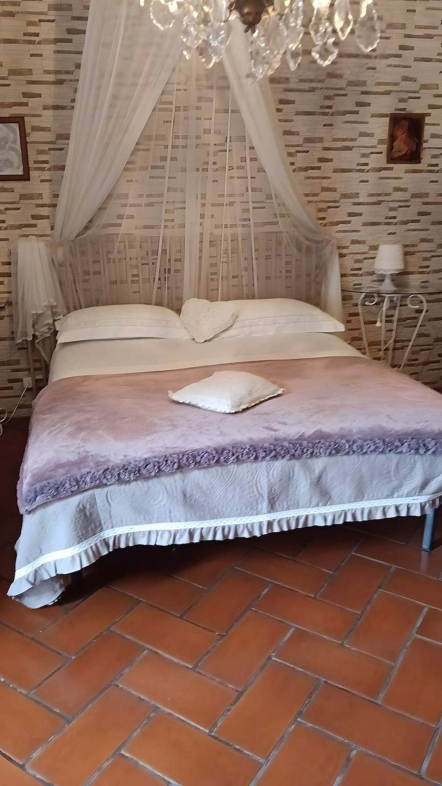 Dreibettzimmer mit Wlan und Klimaanlage in Andria, Nationalpark Alta Murgia