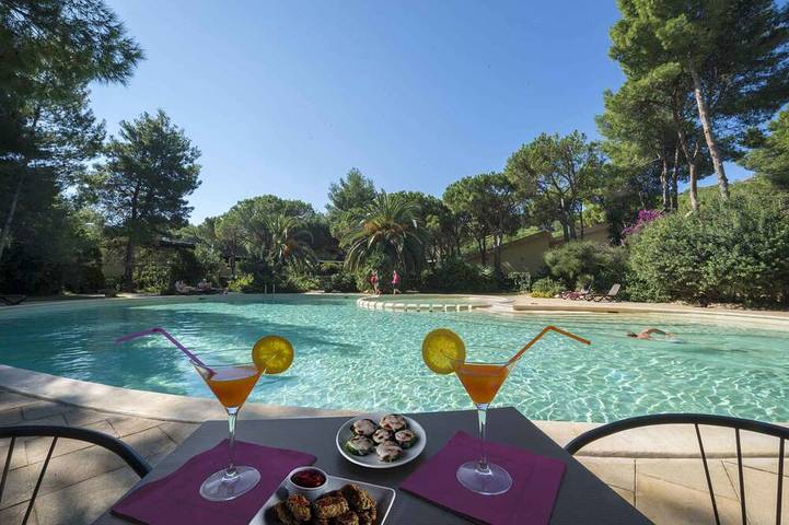 Appartement de vacances pour 6 personnes, avec piscine et jardin