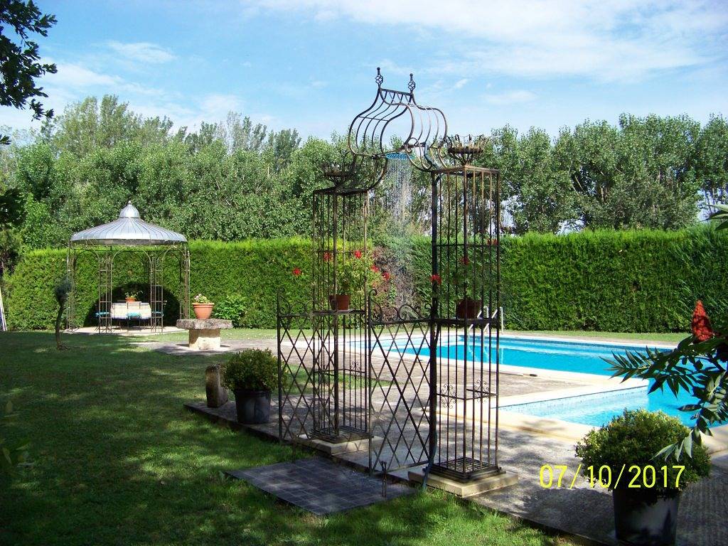 Mini villa avec piscine privée in L'Isle-sur-la-Sorgue, Vaucluse