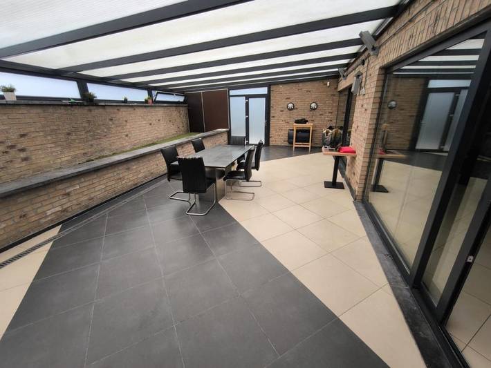 Location de vacances pour 20 personnes, avec terrasse et jacuzzi à Charleroi - 3