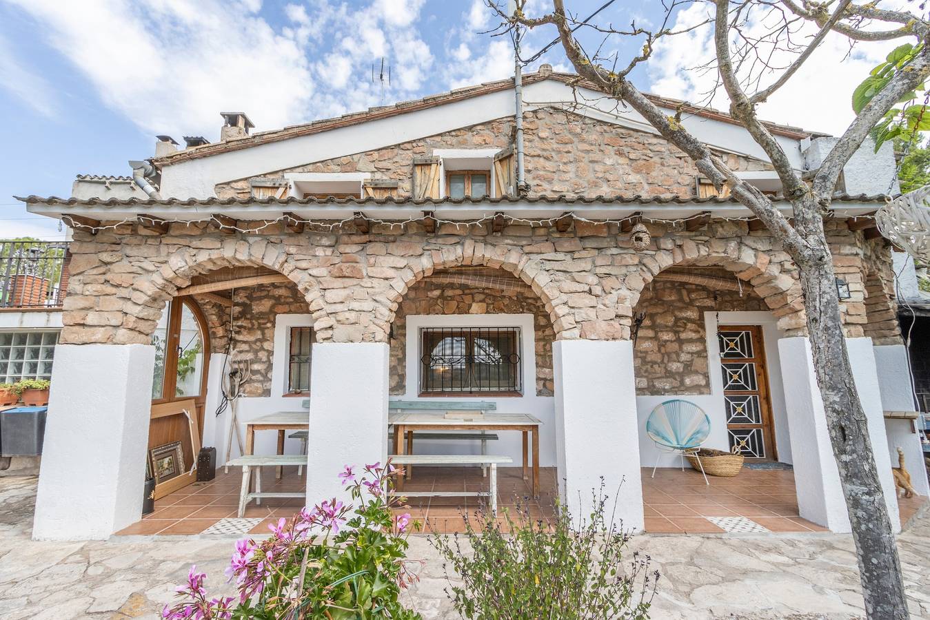 Casa de vacaciones 'Can Favo' con vistas a la montaña, piscina privada y aire acondicionado in Copóns, Interior de Barcelona