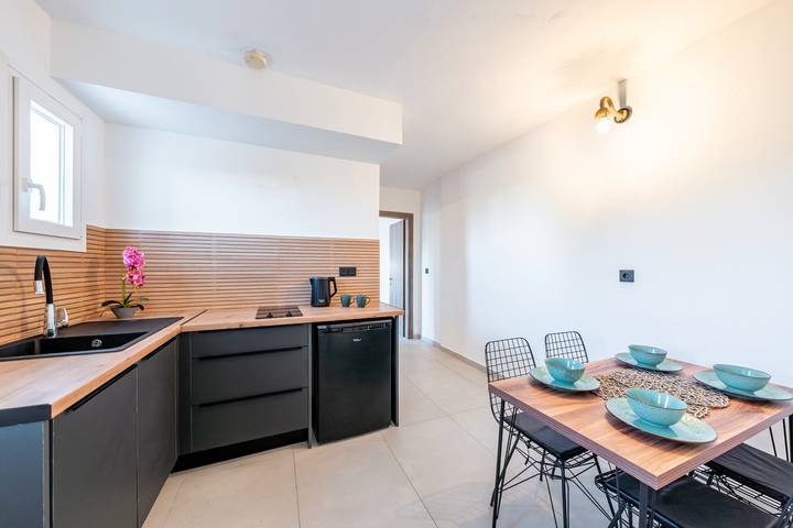 Gîte pour 4 personnes, avec balcon et jardin dans Kavos - 4