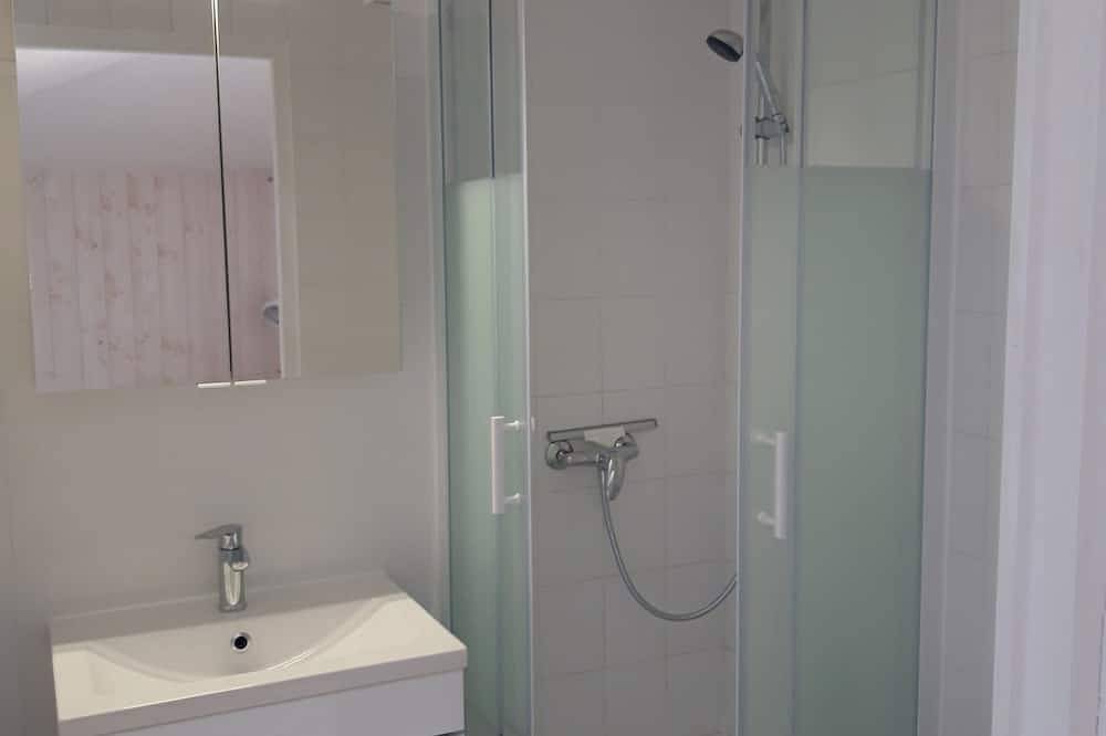 Apartamento entero, Apartamento de 28 m² en un patio soleado in La Rochelle, Región de La Rochelle