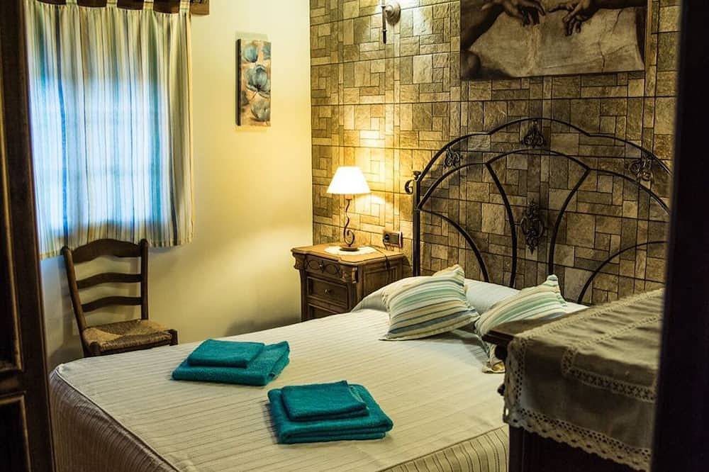 Ideal for families. Private swimming pool.Andalusian house. Very close to Málaga in Almogía, Provincia de Málaga