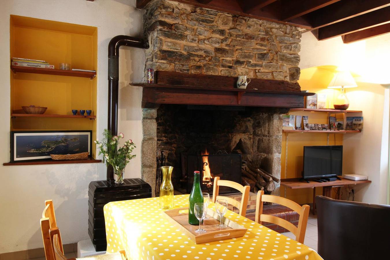 Gîte avec jardin, TV, Internet près de Cambernon in Cambernon, Région de Coutances