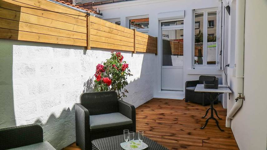 Location de vacances pour 6 personnes, avec terrasse dans Gare Des Sables D Olonne