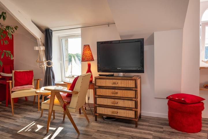 Hel studio-lejlighed, Studio Apartment 'Dans Maison Proche Gare' with Shared Terrace, Shared Garden and Wi-Fi in Brech, Côte des Mégalithes