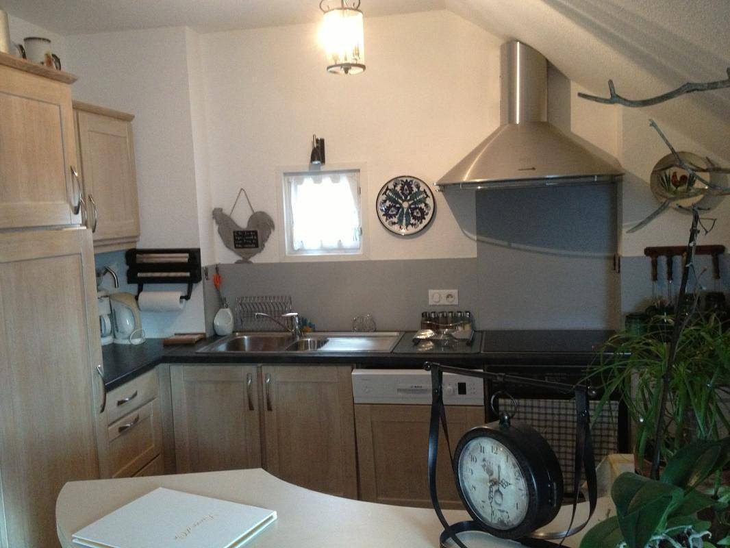 Ferienhaus mit Parkplatz, TV, Garten & Internet - 400m von Bief-des-Maisons in Bief-des-Maisons, Französischer Jura