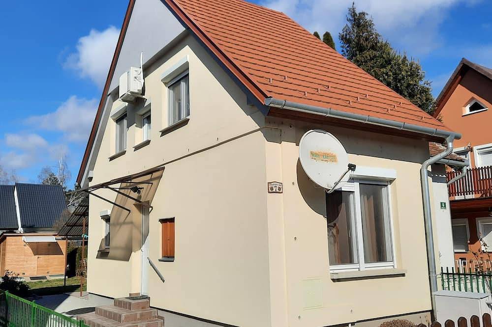 Ferienhaus mit Garten in Bad Bük, 150 m von der Therme entfernt in Bük, Komitat Eisenburg