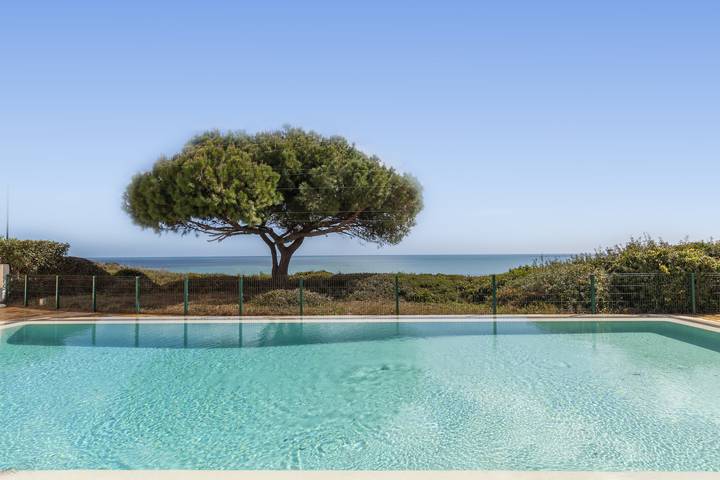 Location de vacances pour 8 personnes, avec Balcon ainsi que Terrasse et Piscine à Lagoa - 2