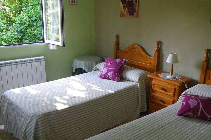 Appartement entier, Idéal animaux de compagnie: appartement dans maison avec jardin - premier étage. in Nájera, La Rioja Province