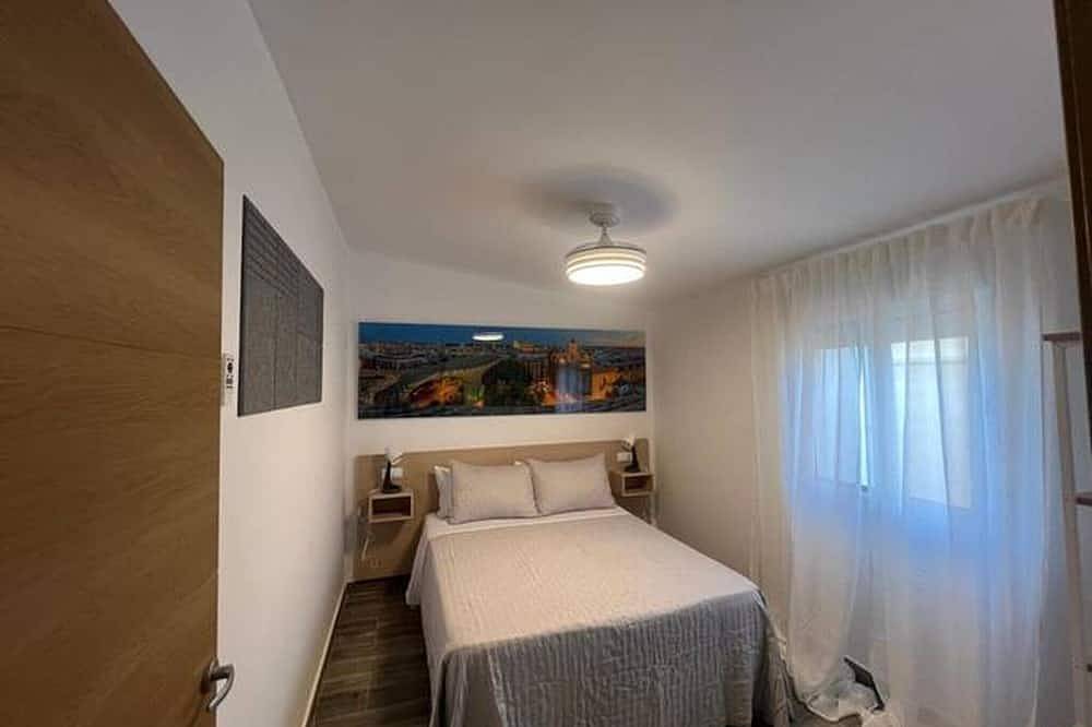 Country House 'Villa Con Piscina Cerca De Sevilla' with Private Pool, Wi-Fi and Air Conditioning in La Rinconada, Sevilla Province