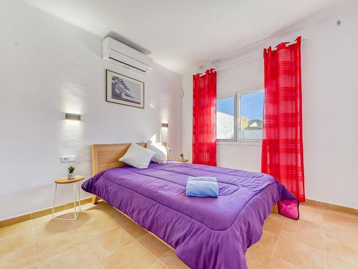 Chambre d’hôte pour 8 personnes, avec Jacuzzi et Terrasse ainsi que Jardin et Piscine