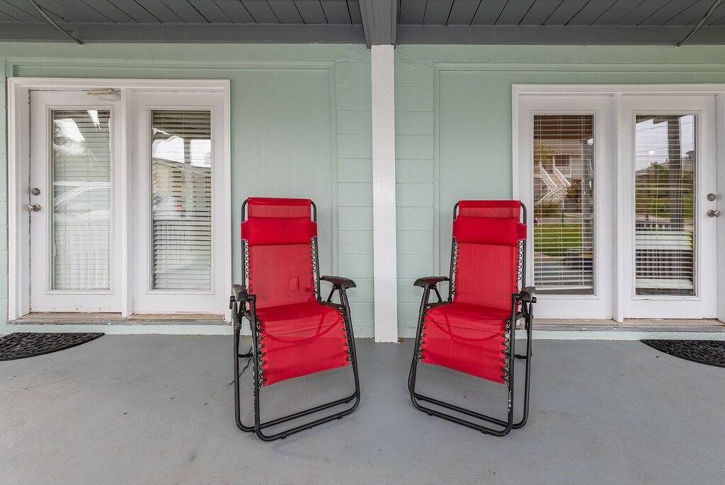 Zwei Wohnzimmer; Sauber; Sonderpreise für längere Aufenthalte im Herbst und Winter in Folly Beach, Charleston County