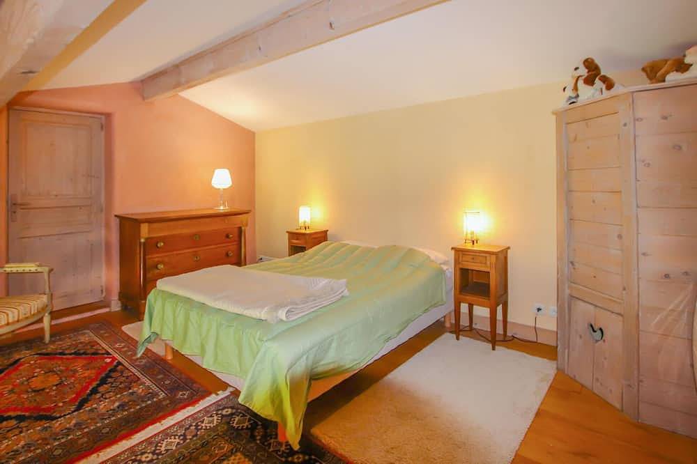 Stunning home in Monseveroux in Montseveroux, Région de Vienne