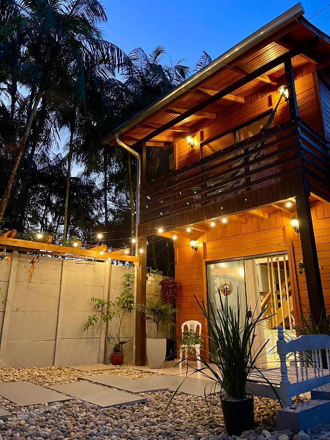 Casas e apartamentos de temporada para 6 pessoas, com vista e jardim, com animais de estimação em Porto Belo