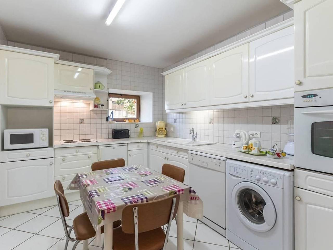 Renovated old house with pool in Brotte-lès-Ray in Dampierre-sur-Salon, Haute-Saône