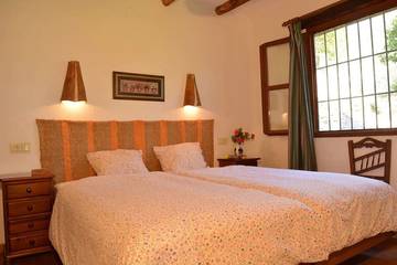 Holiday Rental for 5 People in Órgiva, Granada Province, Photo 1
