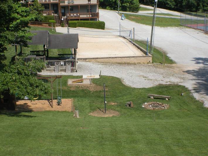 Vacation rental for 6 people, with terrace and yard as well as pool in Lake Cumberland