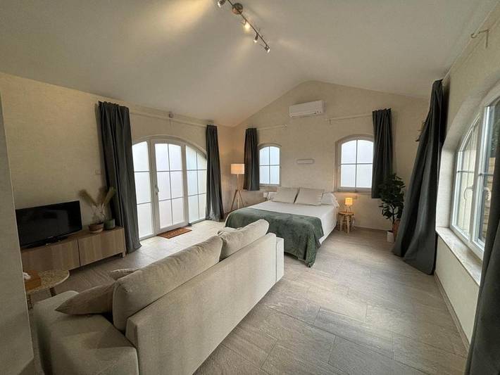 Ferienhaus für 4 Personen, mit Whirlpool und Terrasse sowie Garten und Ausblick in Florennes