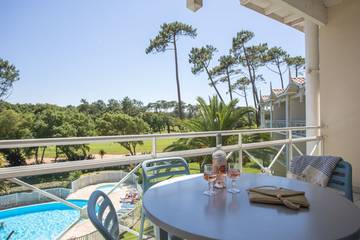 Gîte pour 8 personnes, avec piscine et balcon dans Moliets-Plage