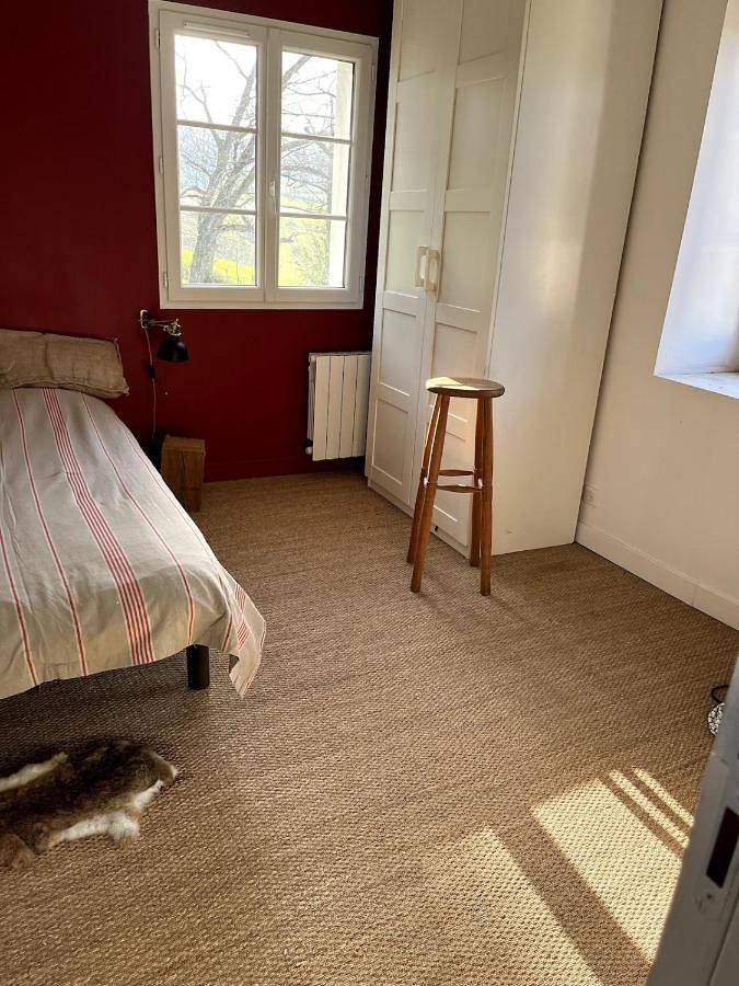 Location de vacances pour 8 personnes, avec terrasse ainsi que jardin et vue à Saint-Jean-le-Vieux - 2