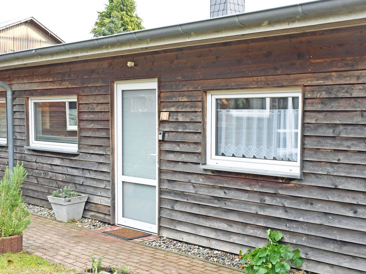 Ganze Ferienwohnung, Ruhig gelegene Fewo mit Terrasse nahe dem Strelasund - ruhig gelegene Fewo mit Terrasse nahe dem Strelasund in Stralsund, Stralsund Umland