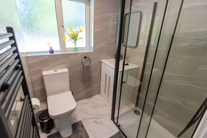 House - Sleeps 8 - Parking - Garden in Winchester, South-Downs