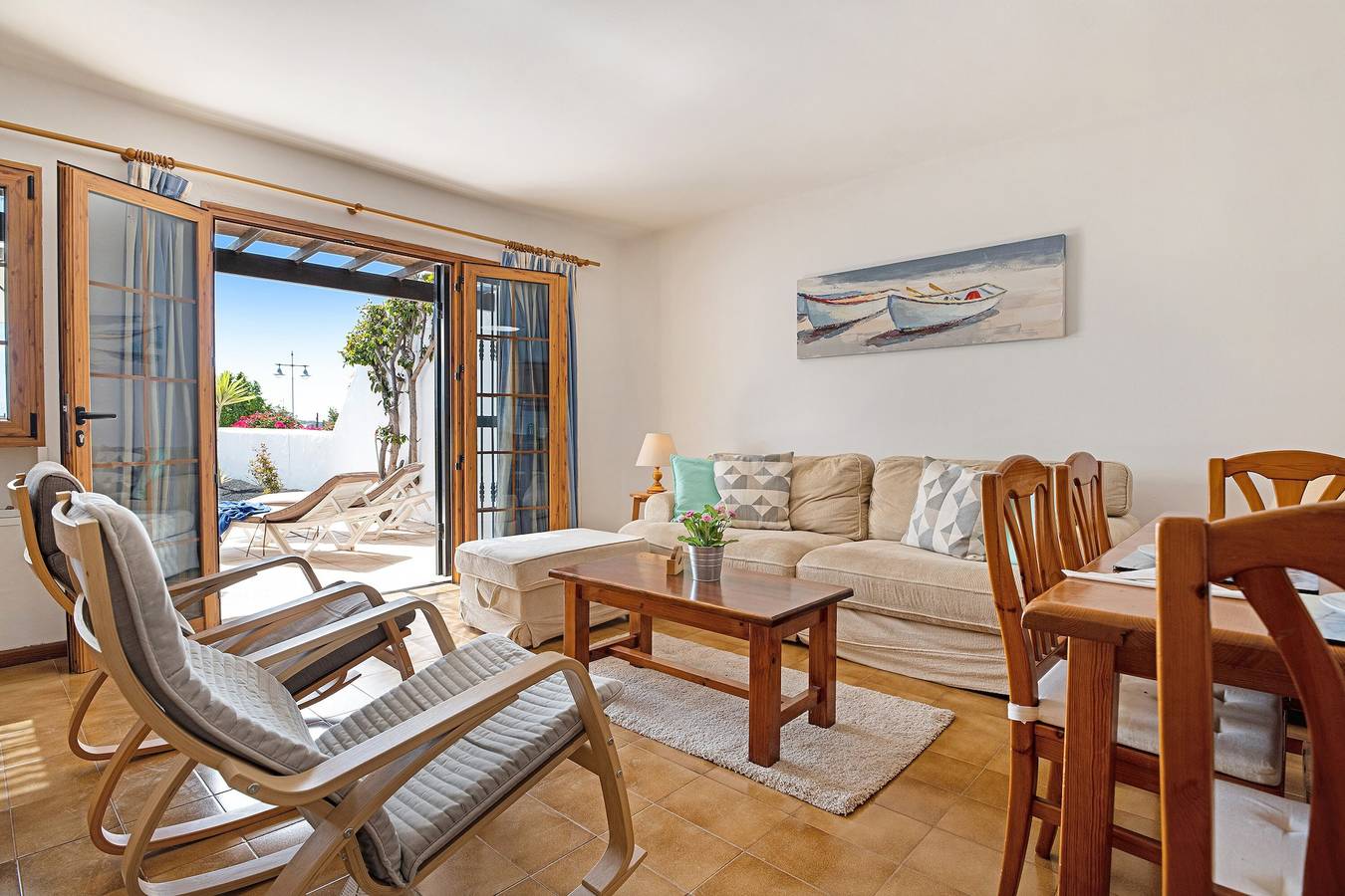 Ganze Wohnung, Ferienwohnung Puerto Chico X mit gemeinschaftlich genutztem Pool, privater Terrasse und Wlan in Playa Blanca, Yaiza