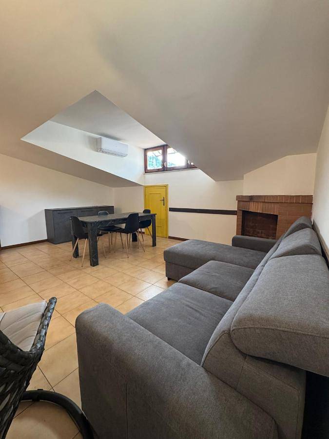 Gîte pour 8 personnes, avec terrasse à Poggio Mirteto - 4