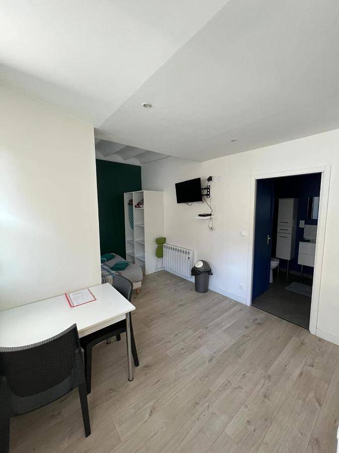 Appartement entier, Apartment - Ground Floor in Saint-Amand-les-Eaux, Région de Valenciennes