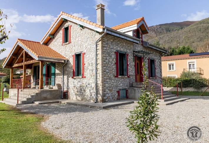 Gîte pour 7 personnes, avec jardin et terrasse