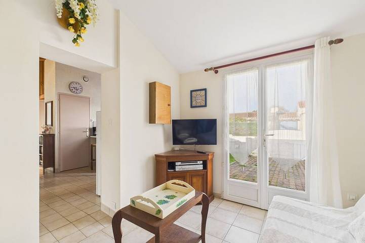 Location de vacances pour 4 personnes, avec jardin à La Chaize-Giraud - 2