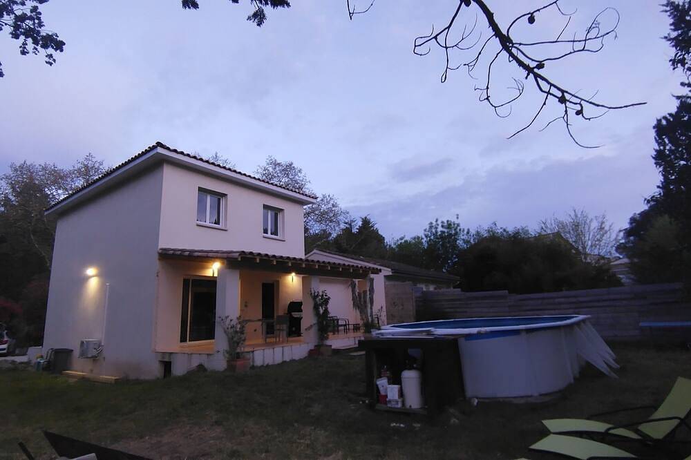 Villa in the countryside in an Occitan village with medieval castle in Montarnaud, Región de Lodève