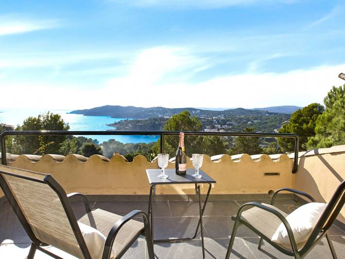 Chalet para 8 personas, con terraza además de jardín y piscina en Llafranch