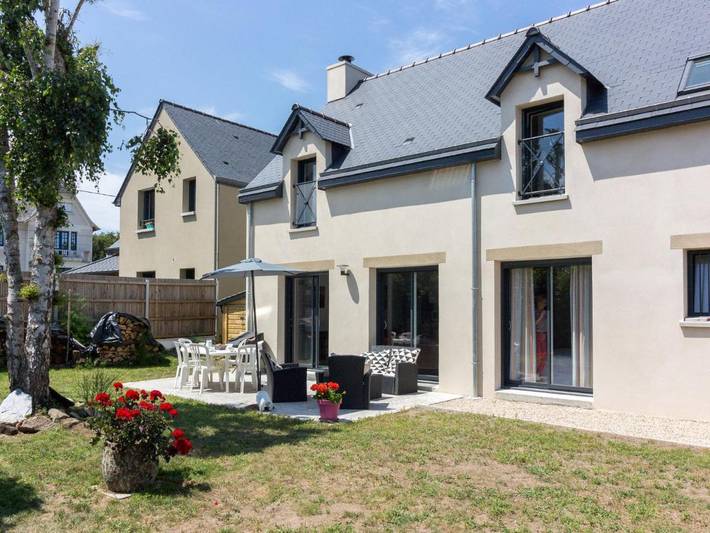 Location de vacances pour 8 personnes, avec Terrasse et Jardin dans Plage de La Fourberie