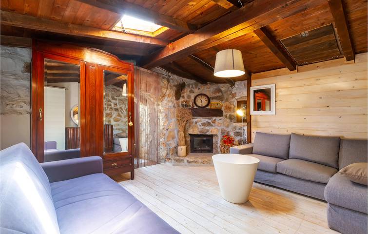 Charmante 150qm Wohnung mit Parkplatz, AC, Pool & Terrasse in Acquaviva delle Fonti, Nationalpark Alta Murgia