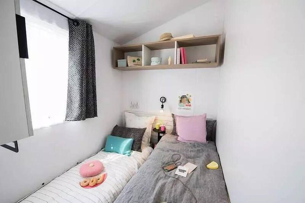 Mobil-home Nirvana 5 Pièces 8 Personnes + Tv in Jard-sur-Mer, Vendée