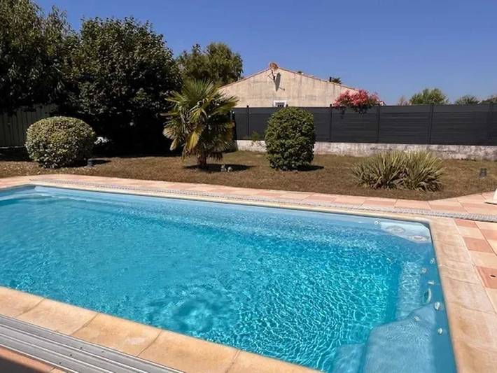 Villa accueillante à Saint-Froult avec piscine privée in Saint-Froult, Région de Rochefort