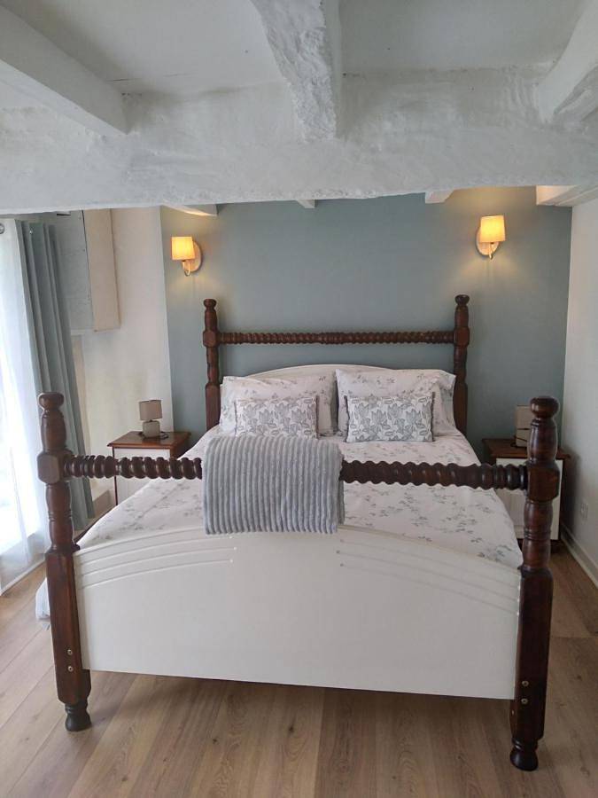 Location de vacances pour 5 personnes, avec jardin ainsi que piscine et vue à Cherval - 4