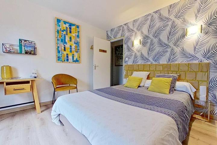 Chambre d’hôte pour 2 personnes, avec piscine ainsi que vue et jardin en Corrèze - 2