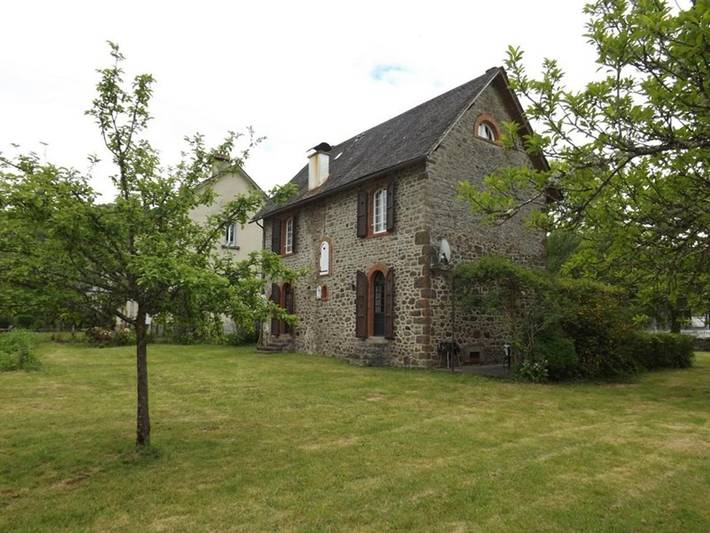 Location de vacances pour 6 personnes, avec terrasse à Saint-Martin-Valmeroux - 3