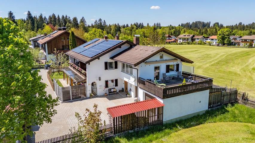 Ferienwohnung für 2 Personen, mit Balkon und Terrasse sowie Whirlpool und Garten in Halblech