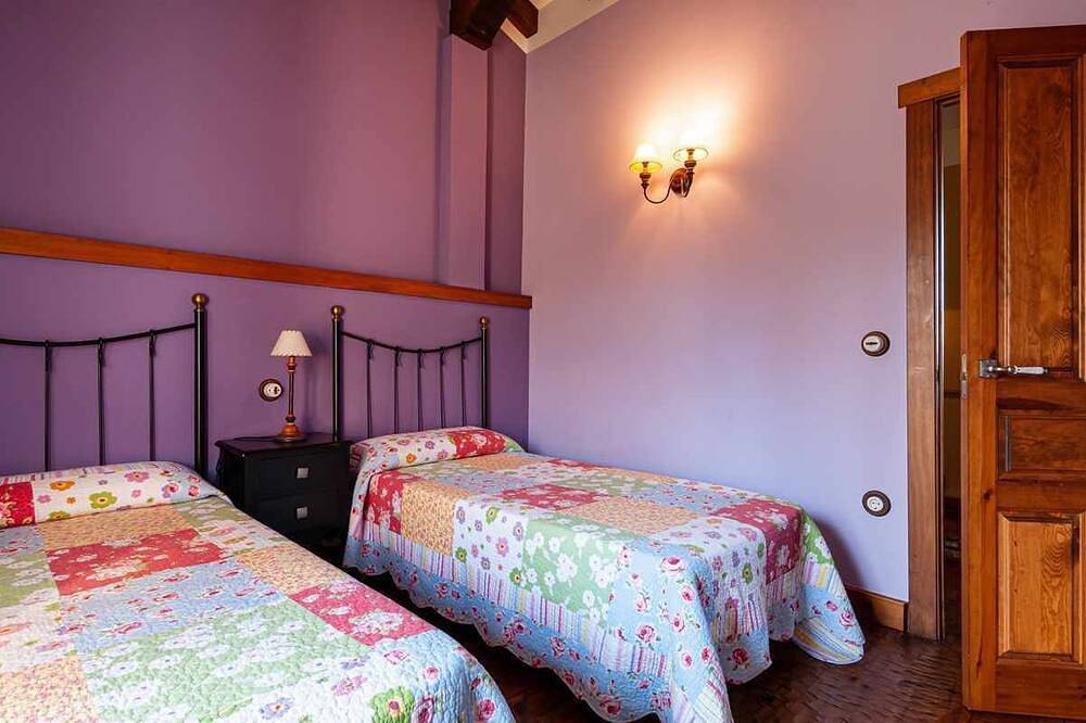 Casa  Rural Ángela 1 in Villanueva de la Peña, Mazcuerras
